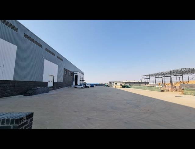 2,406M² WAREHOUSE TO LET IN POMONA